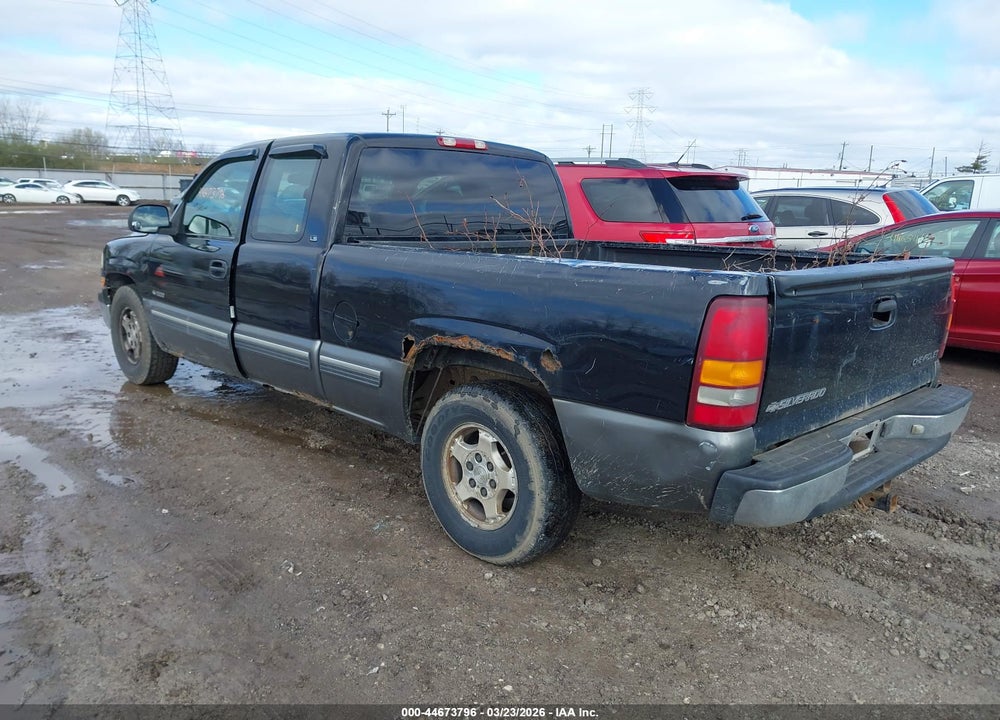 2000 CHEVROLET SILVERADO 1500 LS VIN: 2GCEC19T3Y1148577