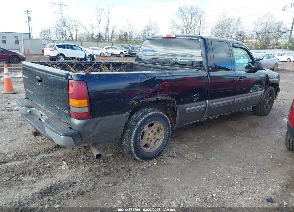 2000 CHEVROLET SILVERADO 1500 LS VIN: 2GCEC19T3Y1148577