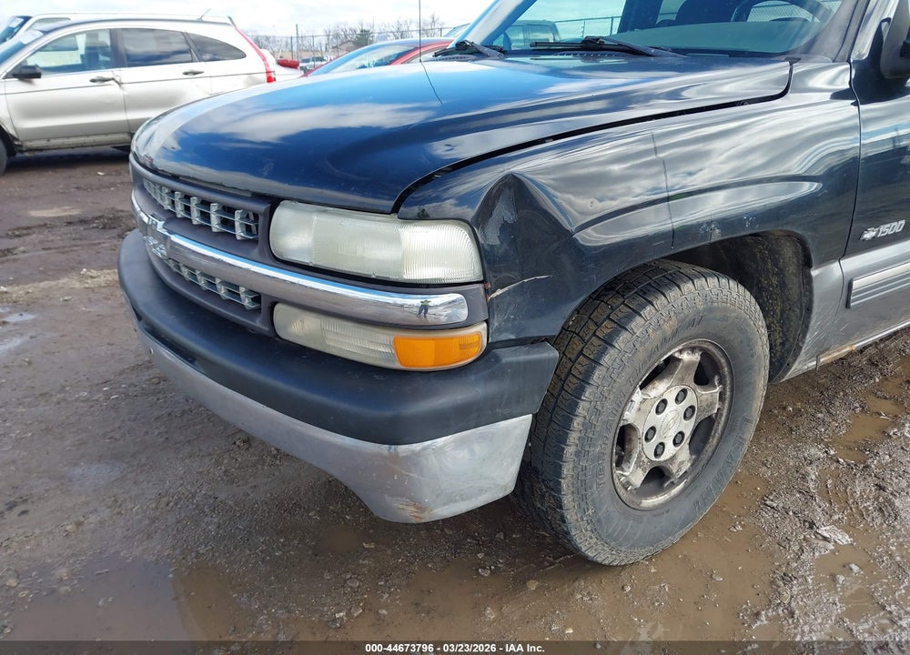 2000 CHEVROLET SILVERADO 1500 LS VIN: 2GCEC19T3Y1148577