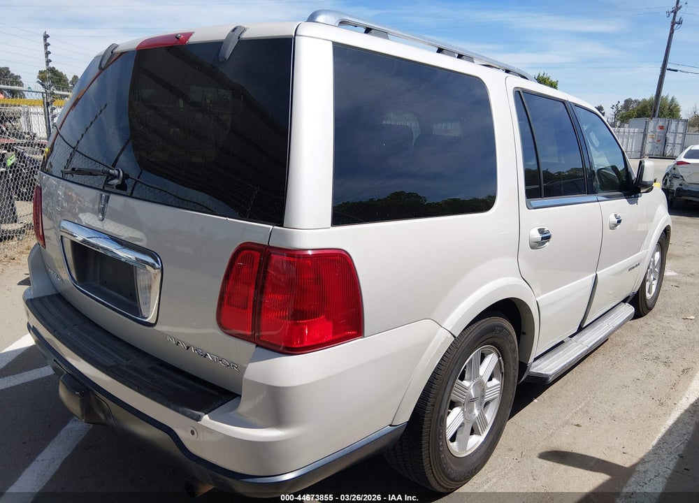 2005 LINCOLN NAVIGATOR VIN: 5LMFU28555LJ16982