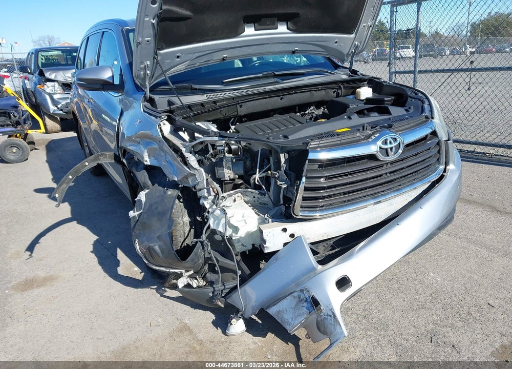 2014 TOYOTA HIGHLANDER XLE V6 VIN: 5TDJKRFH9ES055809