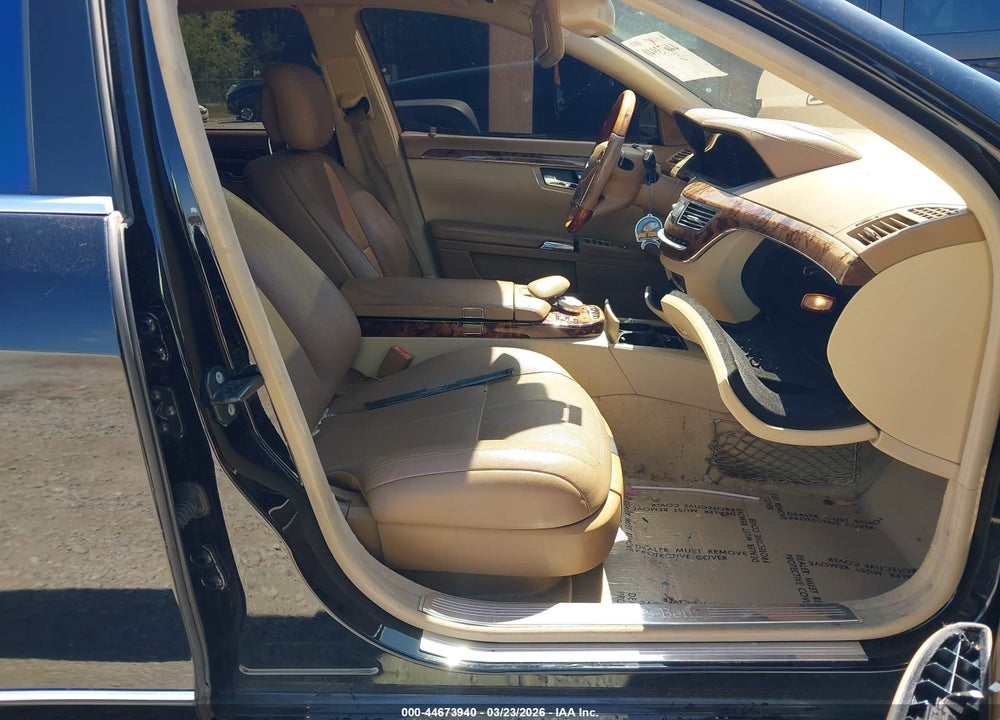 2007 MERCEDES-BENZ S 550 VIN: WDDNG71X87A098453
