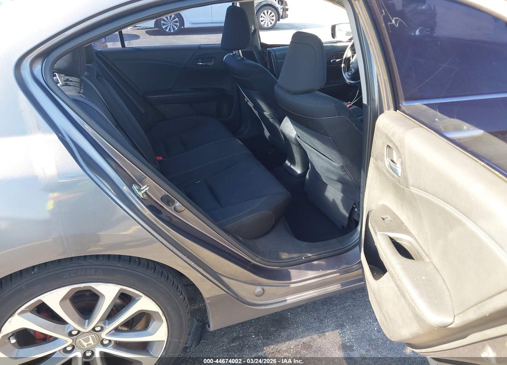 2015 HONDA ACCORD SPORT VIN: 1HGCR2F58FA065507