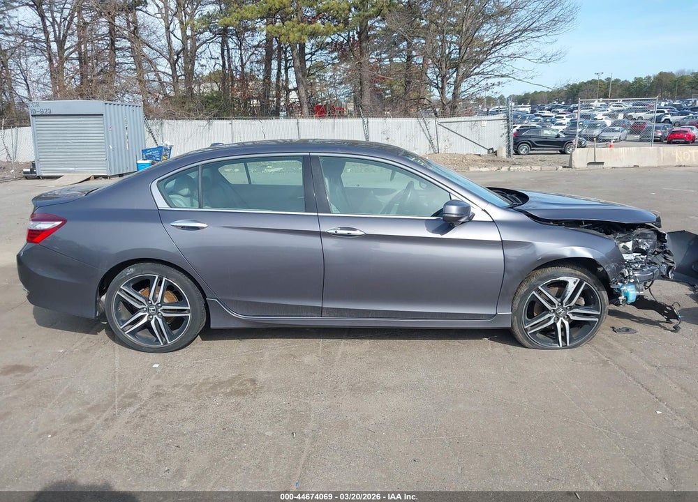 2017 HONDA ACCORD TOURING V6 VIN: 1HGCR3F92HA044907