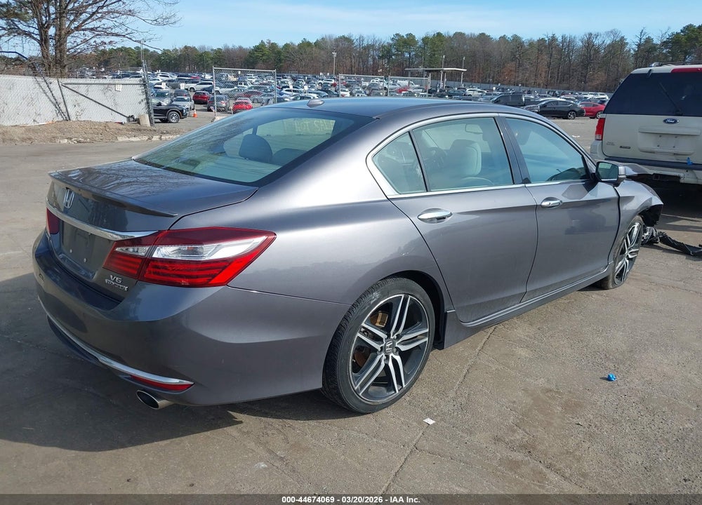 2017 HONDA ACCORD TOURING V6 VIN: 1HGCR3F92HA044907