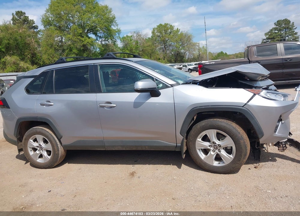 2021 TOYOTA RAV4 XLE VIN: 2T3W1RFV3MC160360