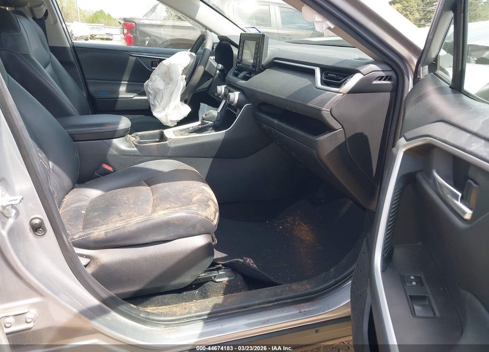 2021 TOYOTA RAV4 XLE VIN: 2T3W1RFV3MC160360