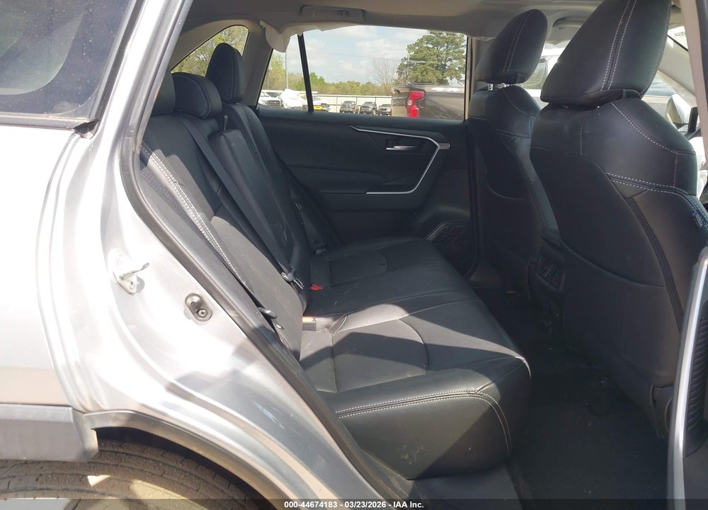 2021 TOYOTA RAV4 XLE VIN: 2T3W1RFV3MC160360