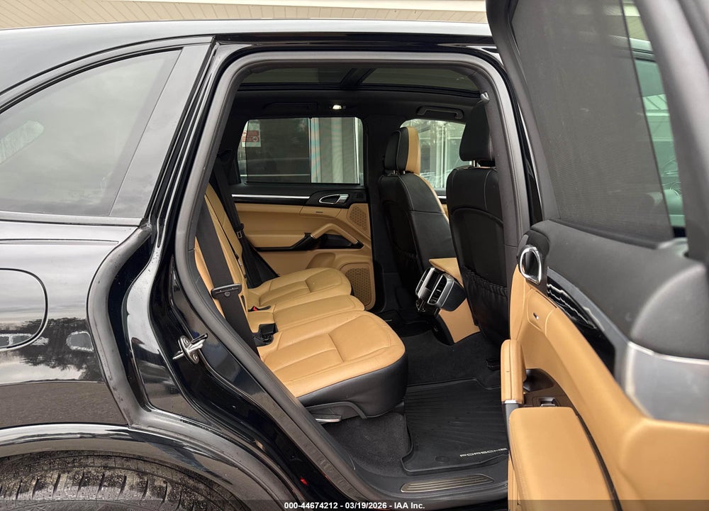 2018 PORSCHE CAYENNE PLATINUM EDITION VIN: WP1AA2A28JKA03813