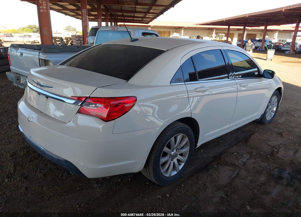 2011 CHRYSLER 200 TOURING VIN: 1C3BC1FG2BN504733