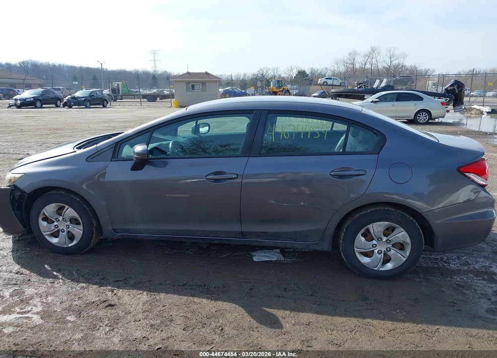 2014 HONDA CIVIC LX VIN: 19XFB2F52EE010739