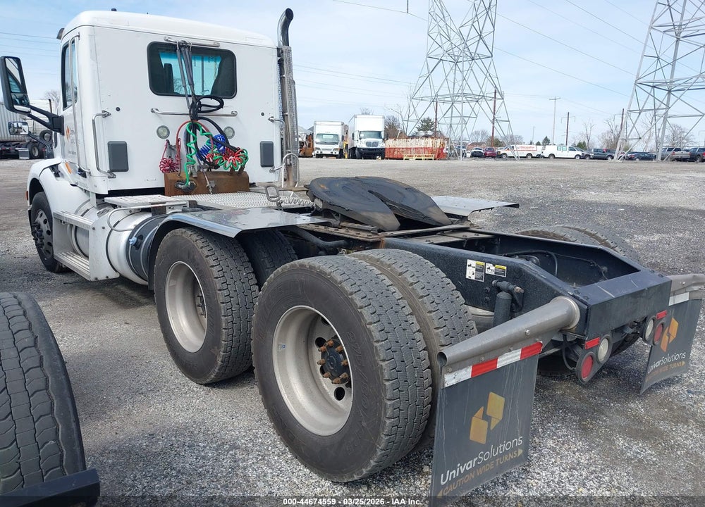 2017 PETERBILT 579 VIN: 1XPBDP9X4HD416786