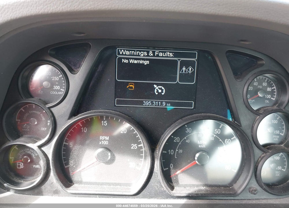 2017 PETERBILT 579 VIN: 1XPBDP9X4HD416786