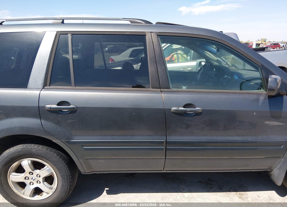 2006 HONDA PILOT EX-L VIN: 2HKYF186X6H557963