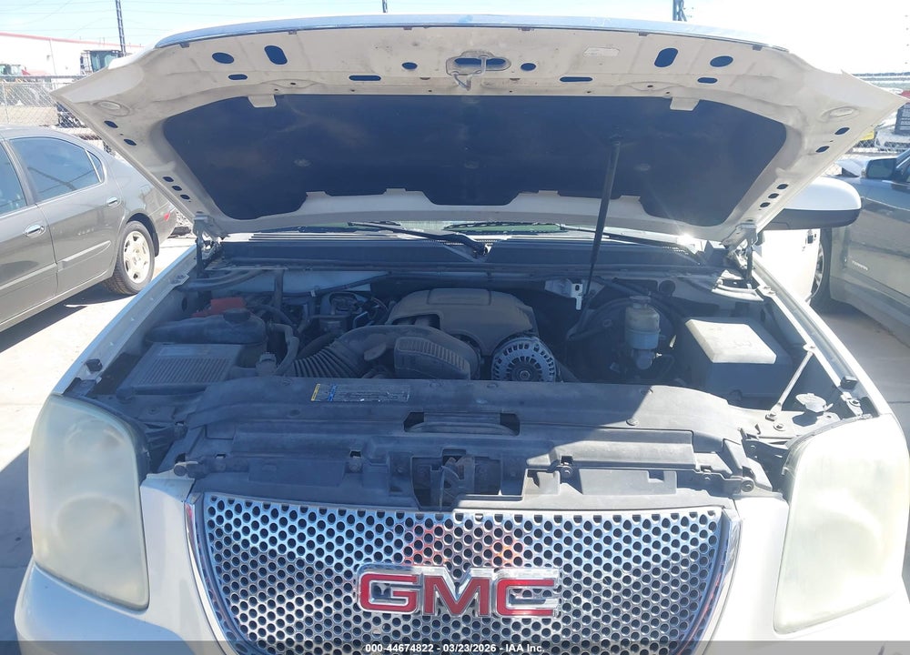 2010 GMC YUKON XL 1500 DENALI VIN: 1GKUCMEF3AR205181