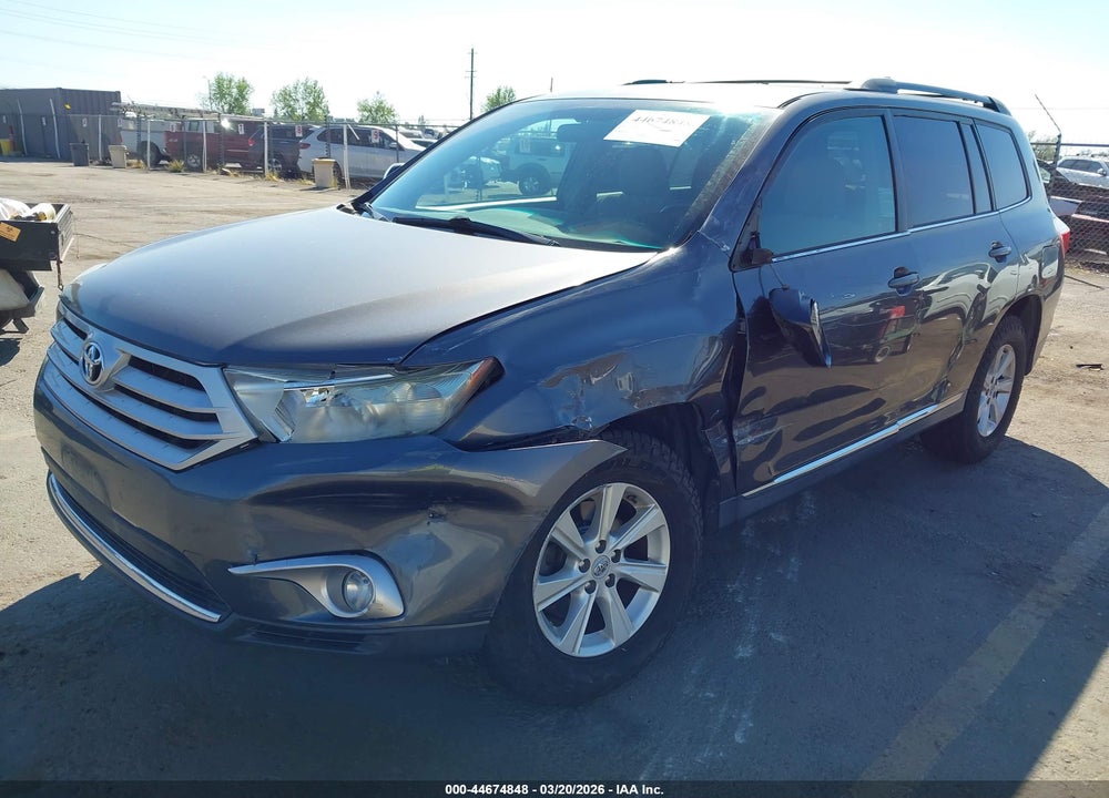 2011 TOYOTA HIGHLANDER BASE V6 VIN: 5TDBK3EH7BS077337