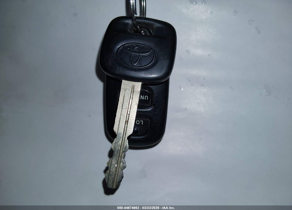 2002 TOYOTA CAMRY LE VIN: 4T1BE32KX2U627208
