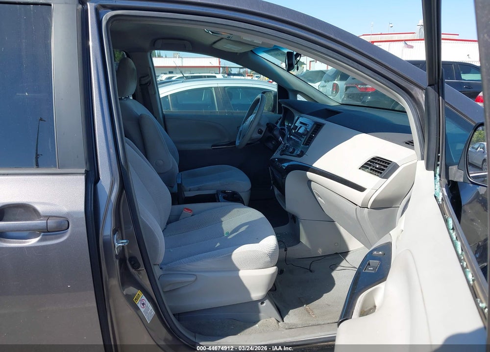 2011 TOYOTA SIENNA LE V6 VIN: 5TDKK3DC5BS145396