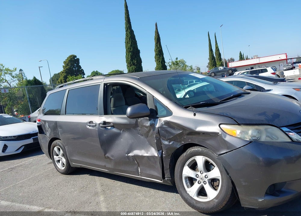 2011 TOYOTA SIENNA LE V6 VIN: 5TDKK3DC5BS145396