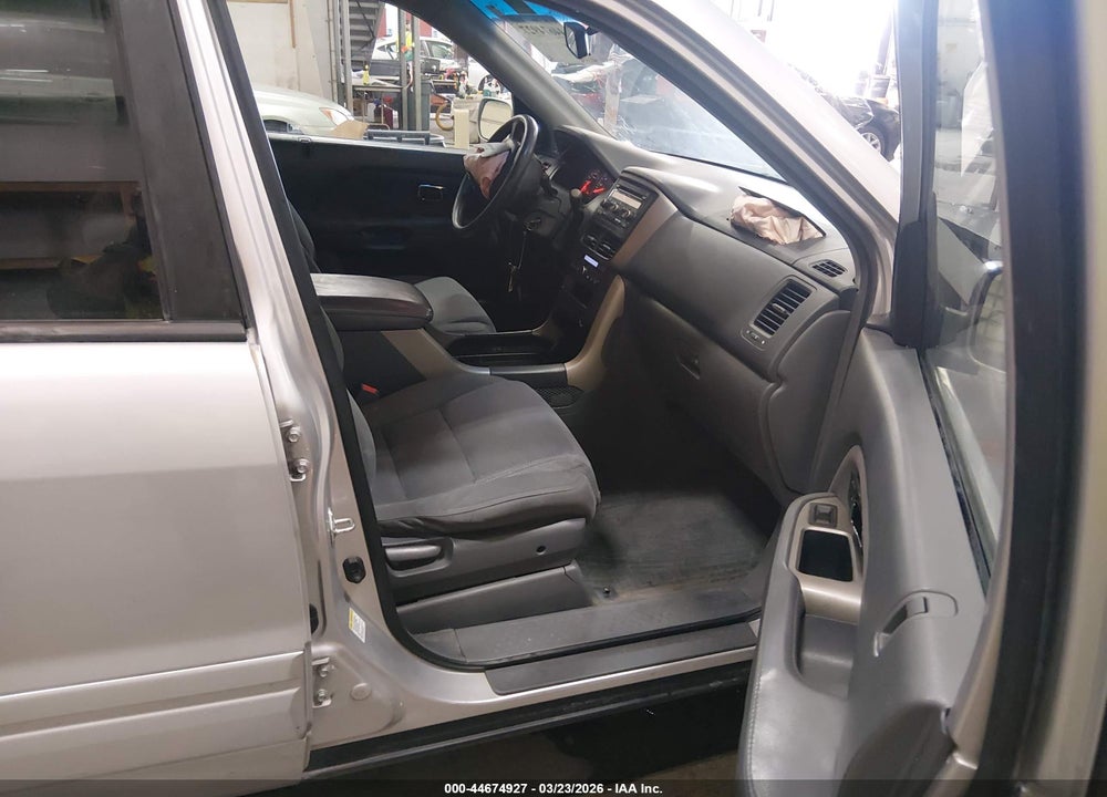 2006 HONDA PILOT EX VIN: 2HKYF184X6H537694