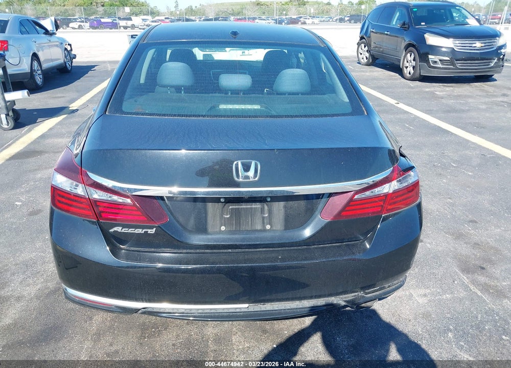 2017 HONDA ACCORD EX VIN: 1HGCR2F08HA203859