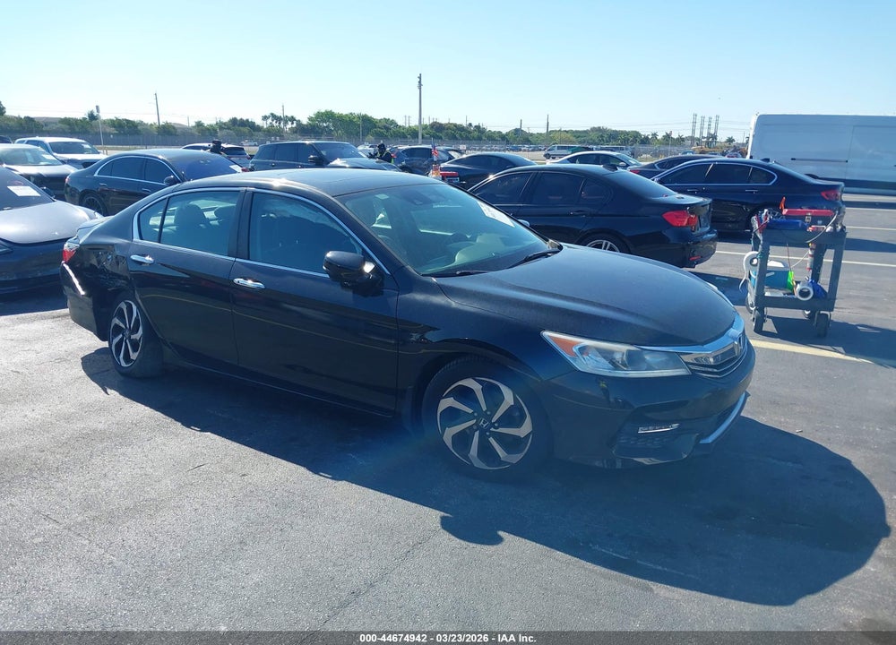 2017 HONDA ACCORD EX VIN: 1HGCR2F08HA203859