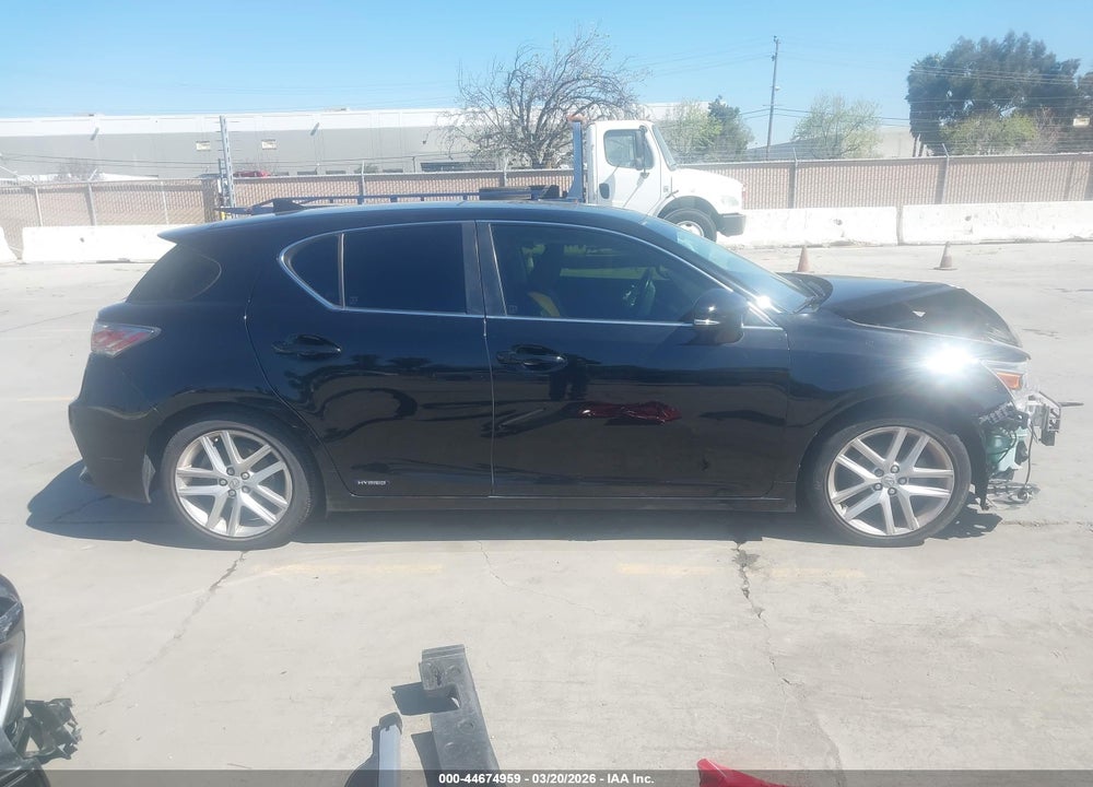 2015 LEXUS CT 200H VIN: JTHKD5BHXF2245591