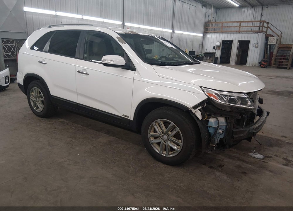 2015 KIA SORENTO LX VIN: 5XYKTCA6XFG606610
