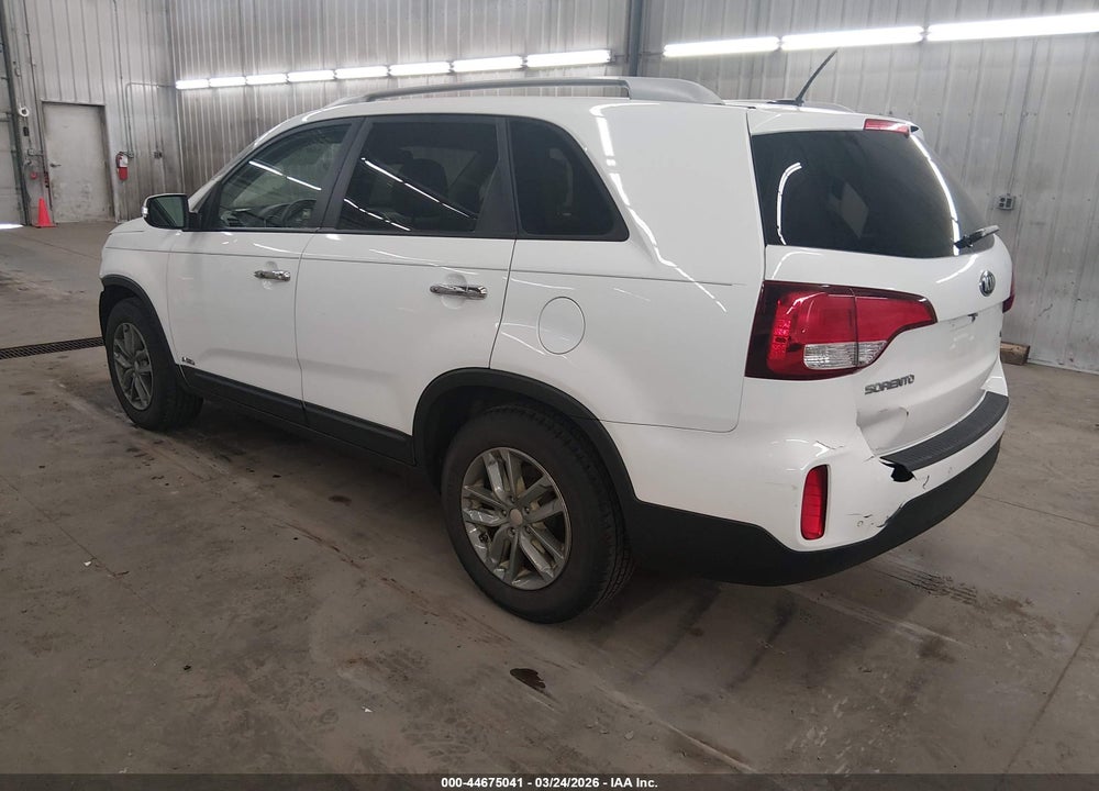 2015 KIA SORENTO LX VIN: 5XYKTCA6XFG606610
