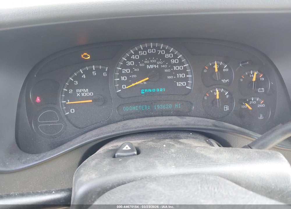 2004 CHEVROLET SUBURBAN 1500 LS VIN: 3GNEC16Z84G319020