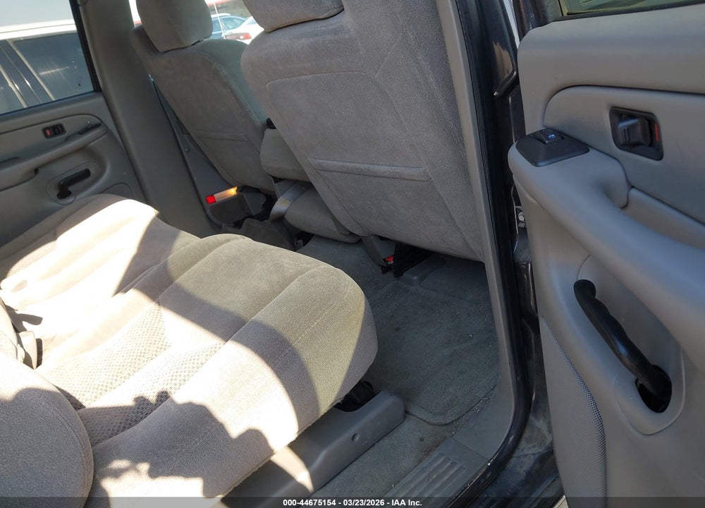 2004 CHEVROLET SUBURBAN 1500 LS VIN: 3GNEC16Z84G319020