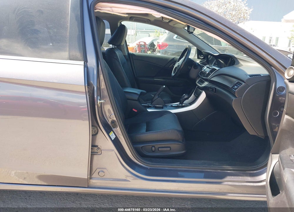2015 HONDA ACCORD EX-L VIN: 1HGCR2F83FA071550