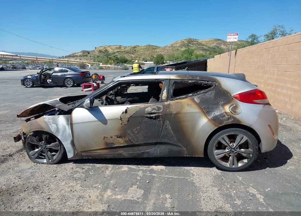 2016 HYUNDAI VELOSTER VIN: KMHTC6AD0GU292398