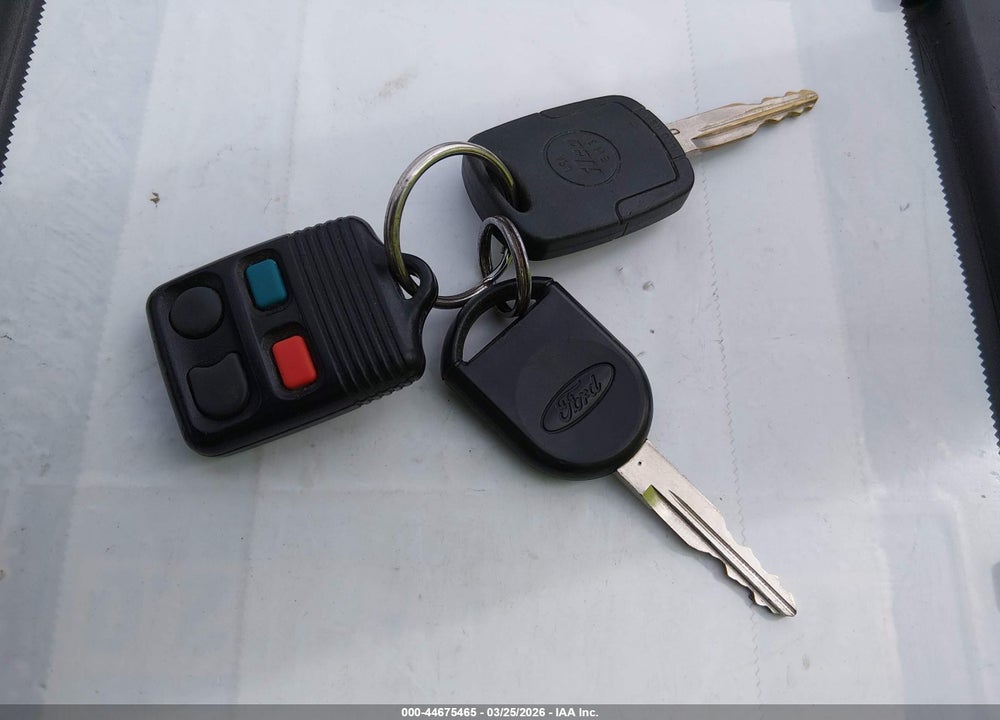 2002 FORD TAURUS SE VIN: 1FAFP58282G253253