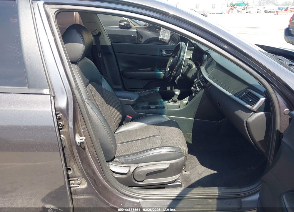 2019 KIA OPTIMA S VIN: 5XXGT4L32KG313202