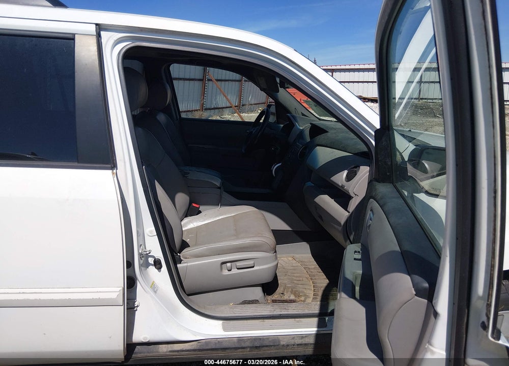 2011 HONDA PILOT EX-L VIN: 5FNYF4H51BB085072