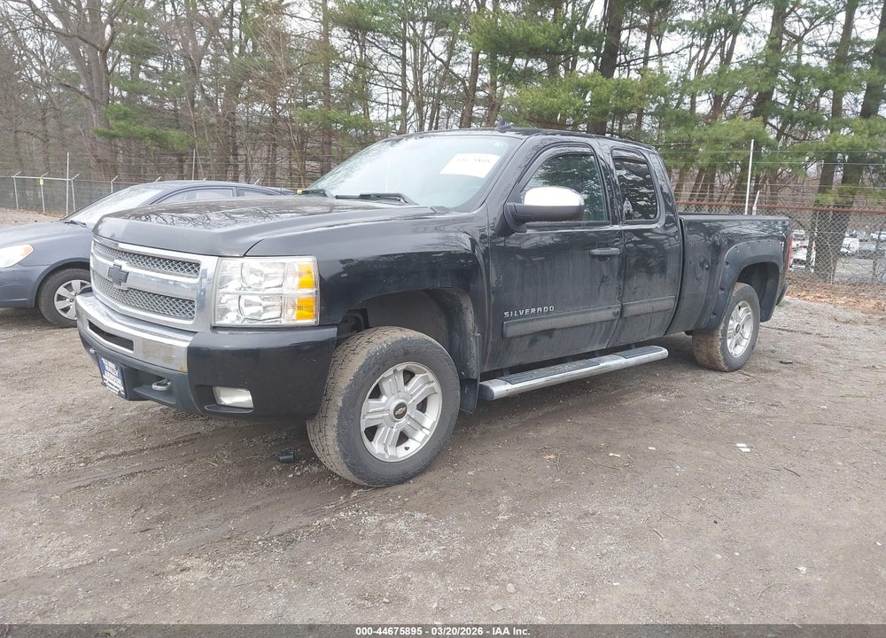 2011 CHEVROLET SILVERADO 1500 LT VIN: 1GCRKSE30BZ372310