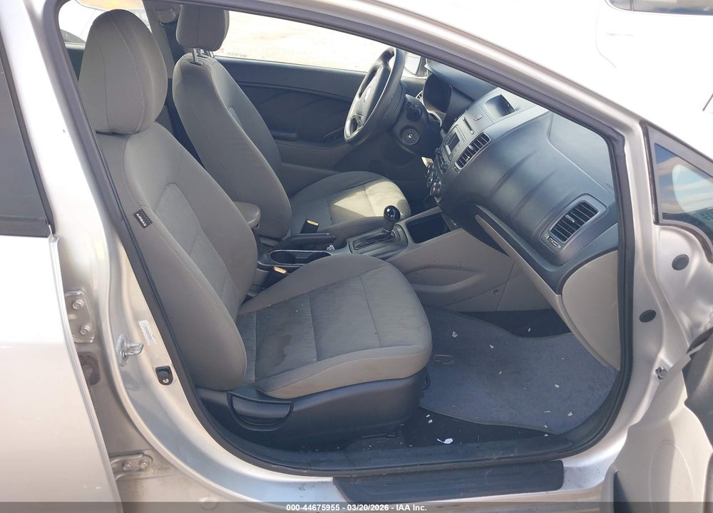 2015 KIA FORTE LX VIN: KNAFK4A6XF5310499