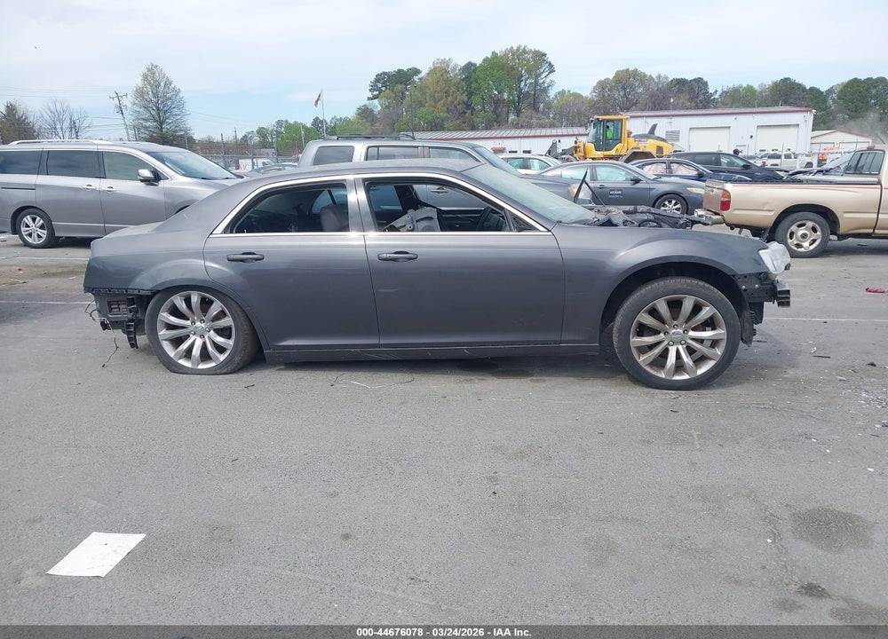 2018 CHRYSLER 300 TOURING L VIN: 2C3CCAAG5JH232360