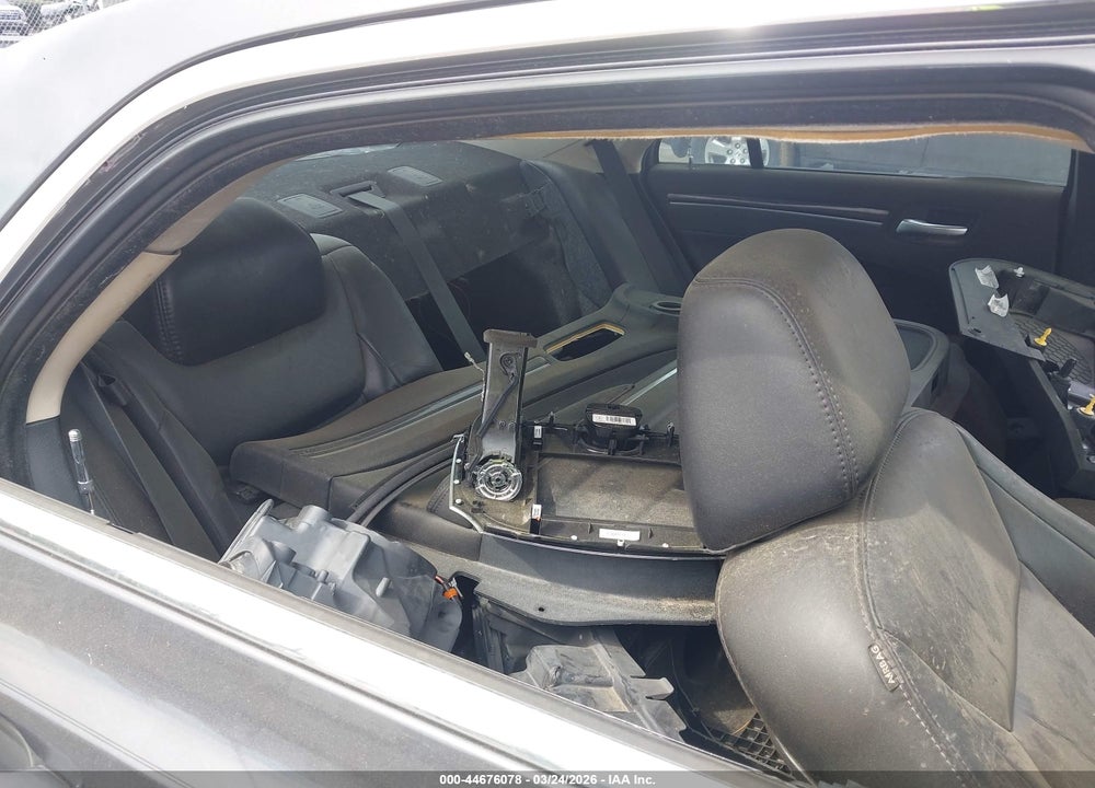2018 CHRYSLER 300 TOURING L VIN: 2C3CCAAG5JH232360