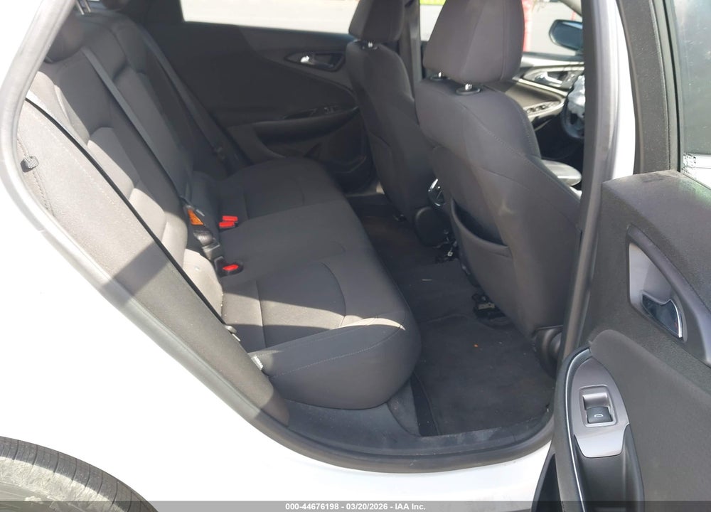 2018 CHEVROLET MALIBU LT VIN: 1G1ZD5ST9JF209910