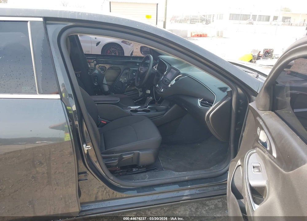 2018 CHEVROLET MALIBU LT VIN: 1G1ZD5ST2JF131518