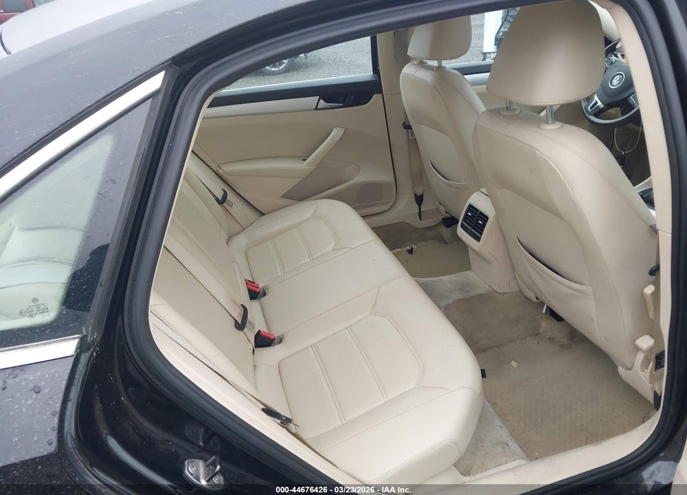 2013 VOLKSWAGEN PASSAT 2.5L SE VIN: 1VWBP7A39DC122041