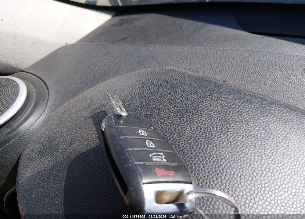 2014 KIA SOUL + VIN: KNDJP3A59E7007202