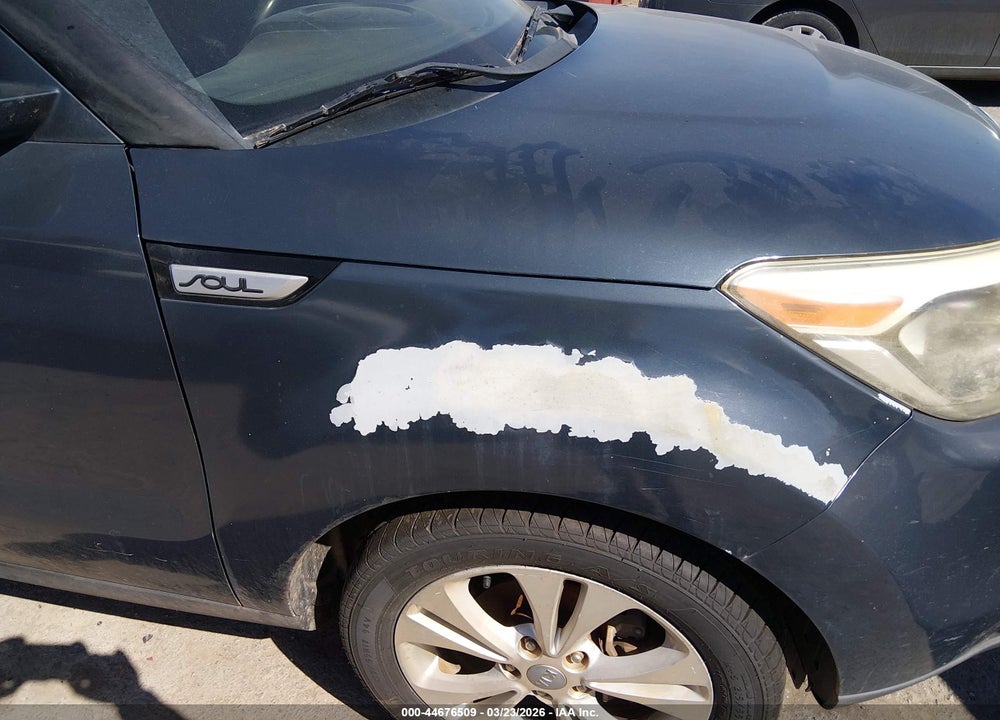 2014 KIA SOUL + VIN: KNDJP3A59E7007202