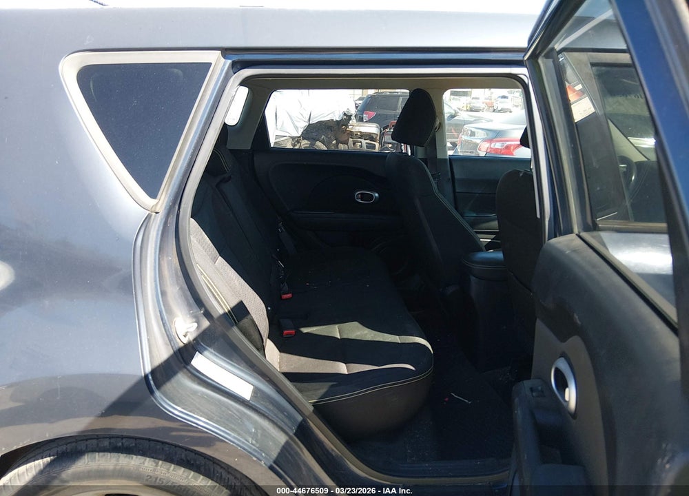 2014 KIA SOUL + VIN: KNDJP3A59E7007202