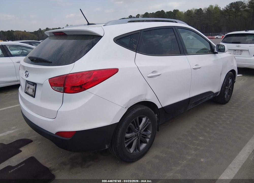 2015 HYUNDAI TUCSON SE VIN: KM8JU3AG3FU113105