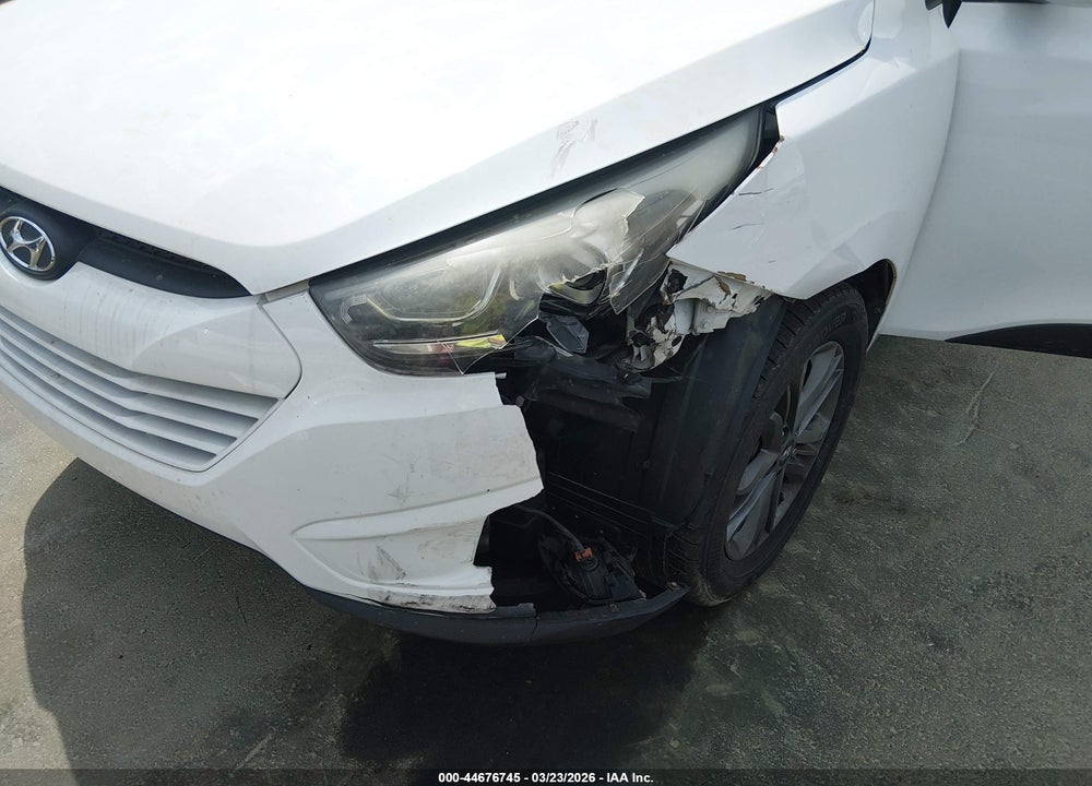 2015 HYUNDAI TUCSON SE VIN: KM8JU3AG3FU113105
