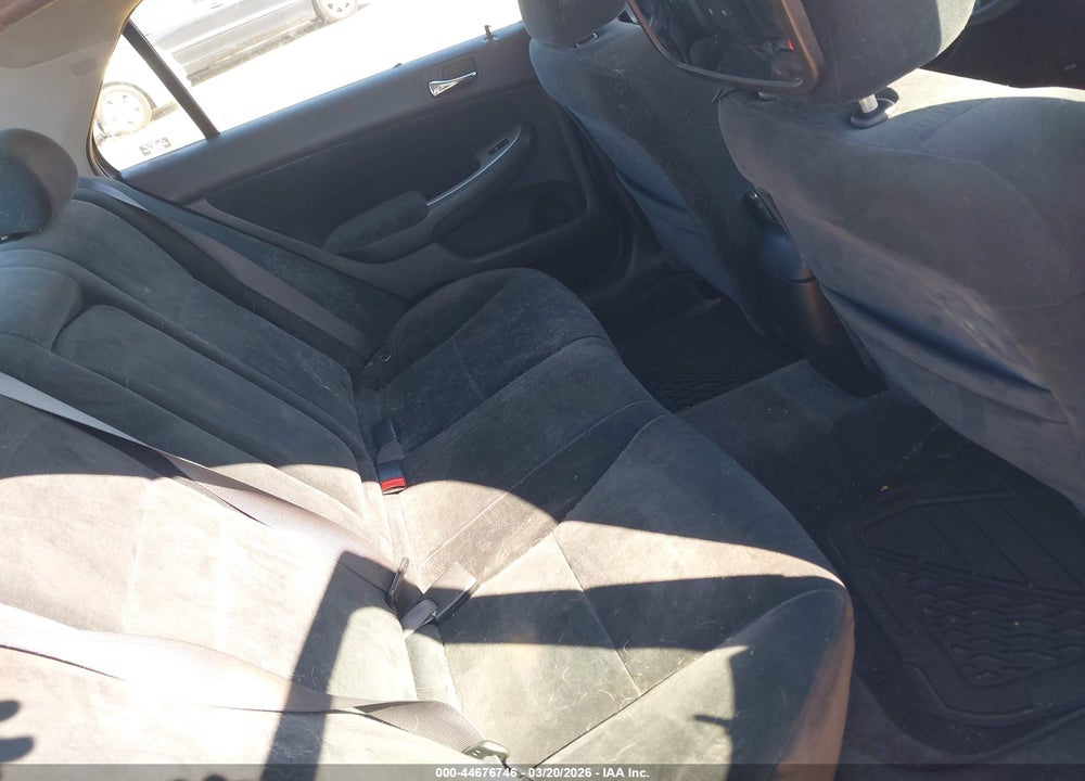 2005 HONDA ACCORD 2.4 EX VIN: 1HGCM567X5A176382