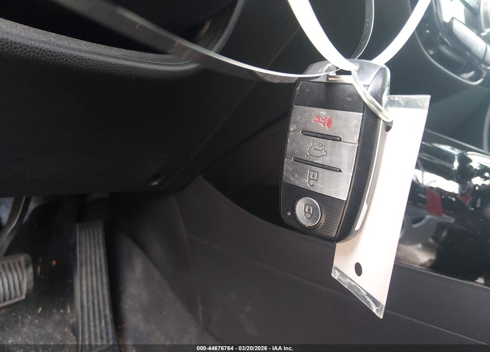 2015 KIA SOUL + VIN: KNDJP3A5XF7772209